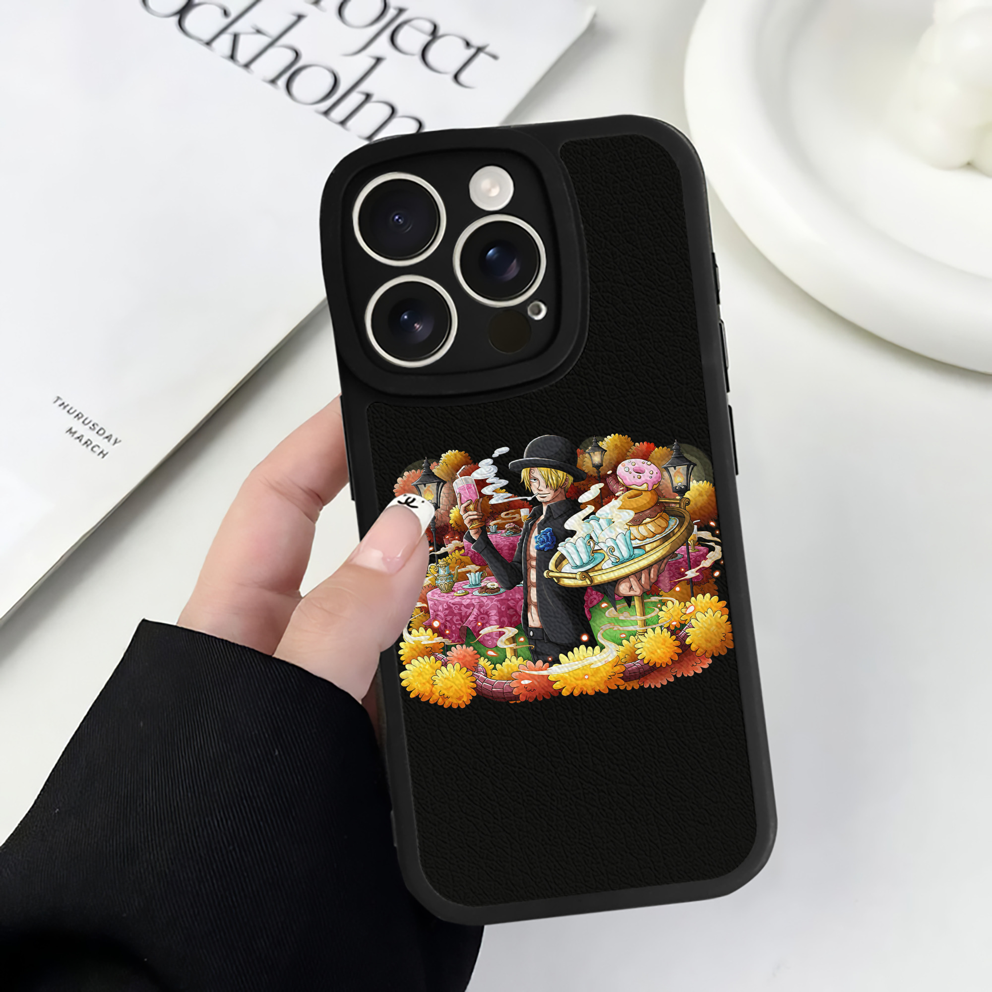 （画像用） ワンピース サンジ ONE PIECE Sanji 【iPhone 16シリーズ対応】シリコンスマホケース（レザー調） 材質：シリコン